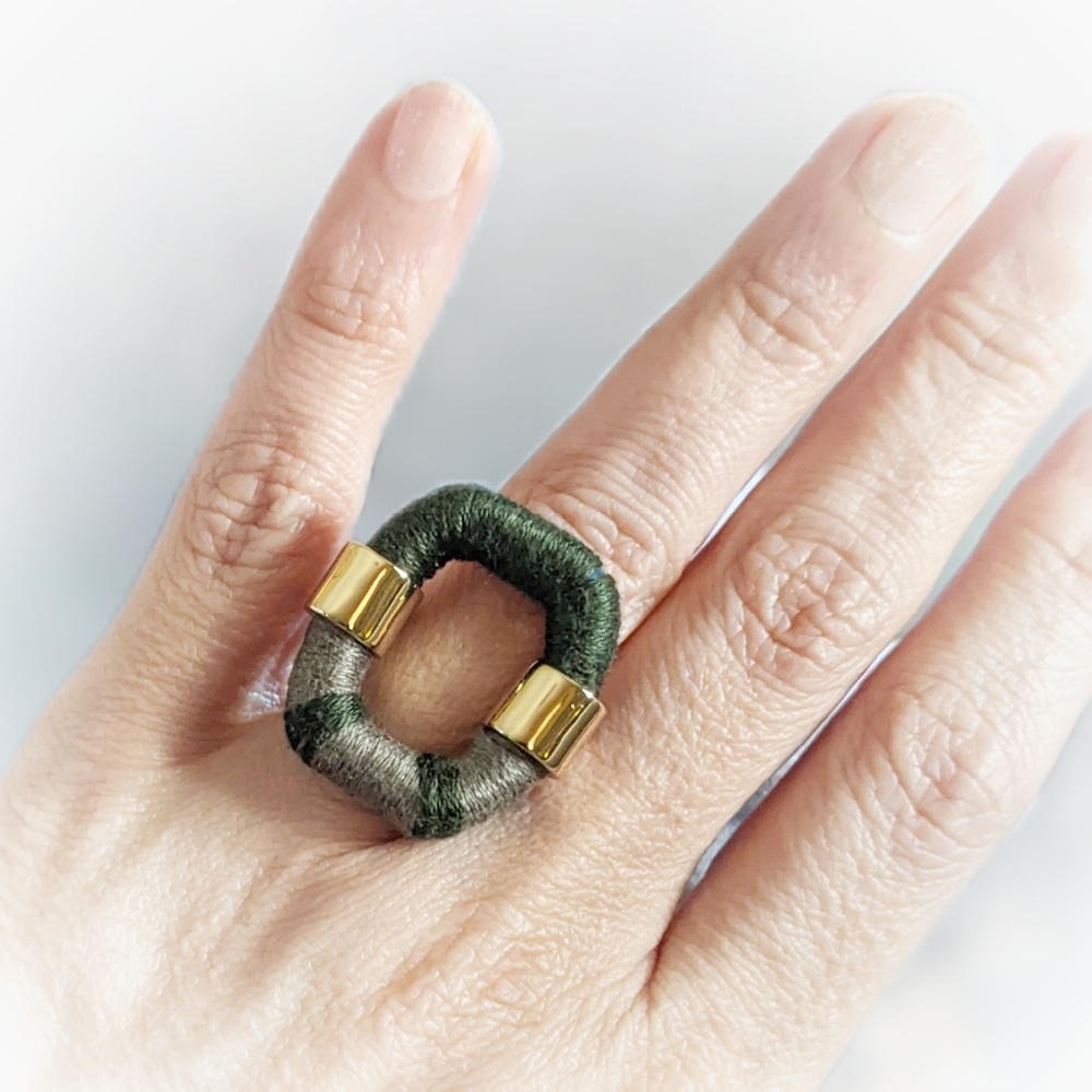 Vince Camuto Vintage Green and Gold Statement Ring size 7